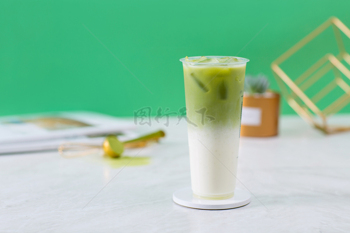 夏日清凉网红饮品猕猴桃果味醇香奶茶奶昔